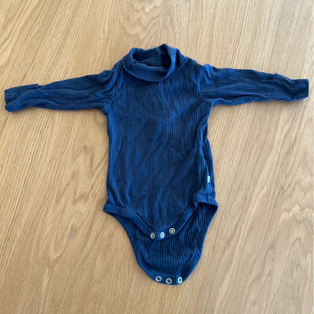 MORI ribbed navy turtleneck bodysuit